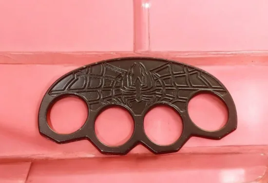 spider knuckle (punch)