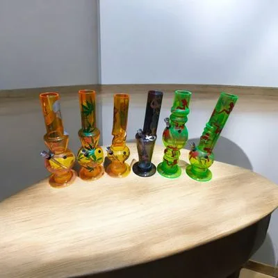 Rolling Stones Acrylic Bong(Random Color)