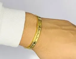 Heart Shape Golden Fashionabl Round Bracelet For Man & Women
