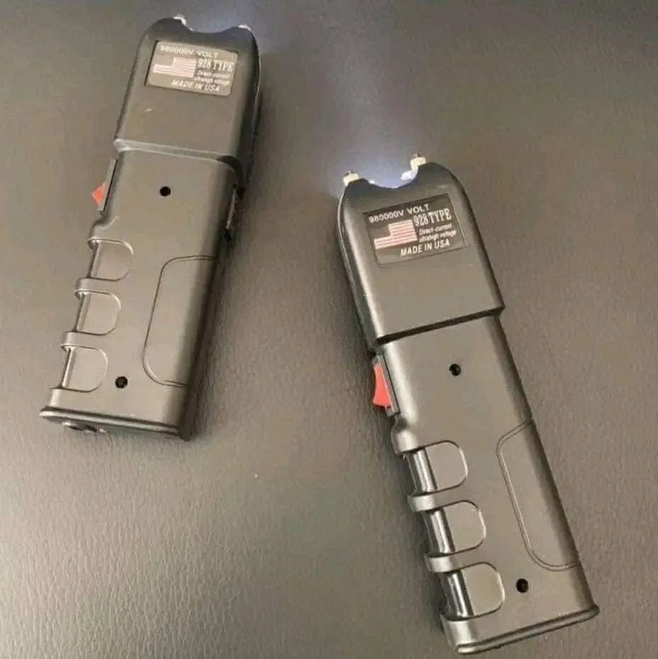 Self-Defense Stun Gun / Electric Shock[ 98 k volts ]