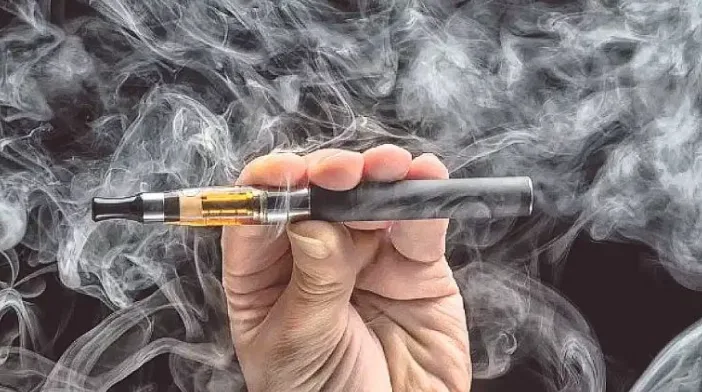 Vape E cigarette CE 10 with juice free- 1 piece