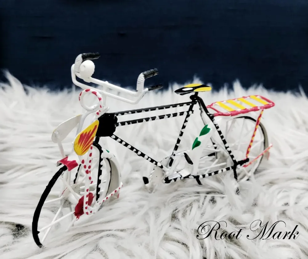 Cycle Showpiece Miniature (Metal, Hand Painted)